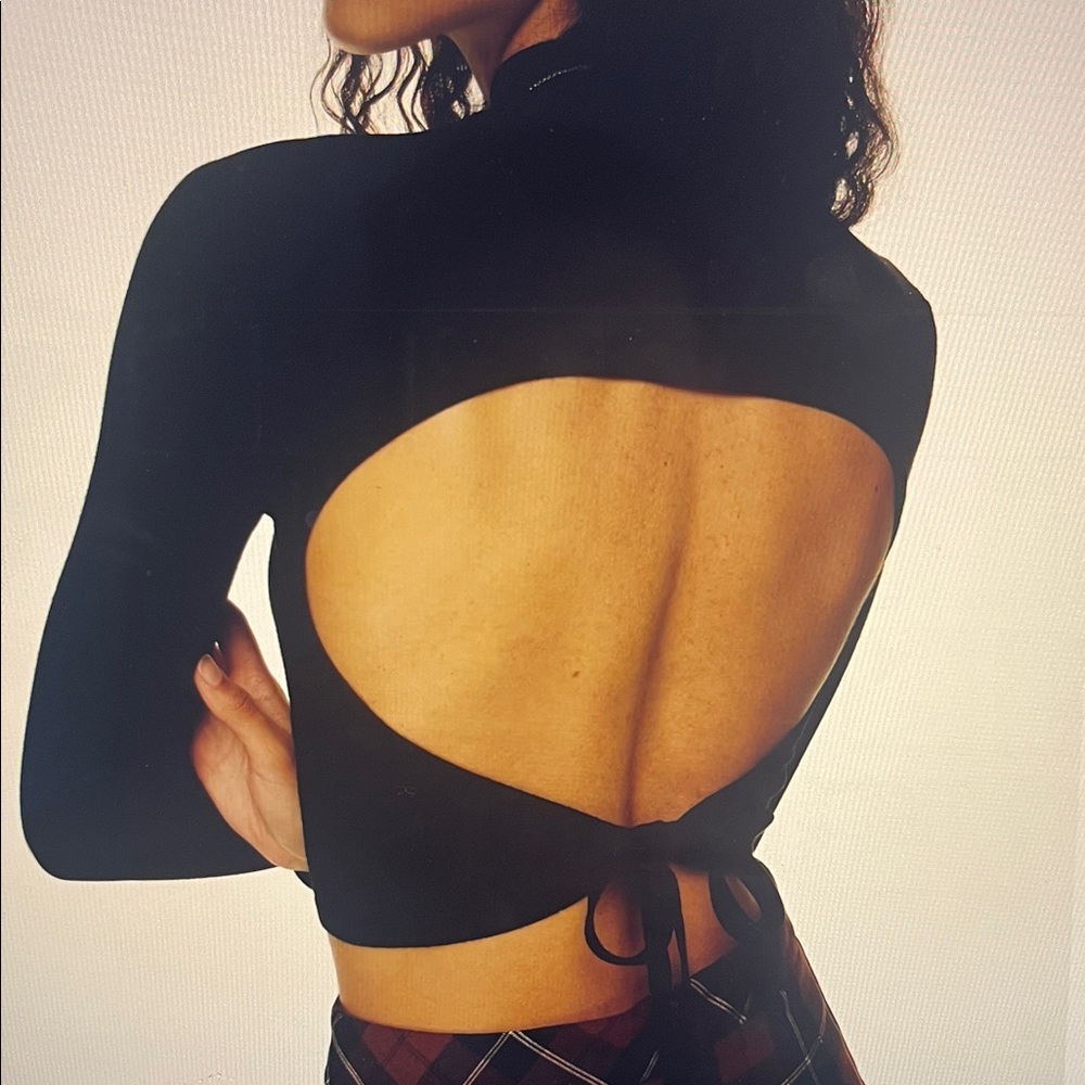 Aritzia Sunday Best Black open back mock neck longsleeve top